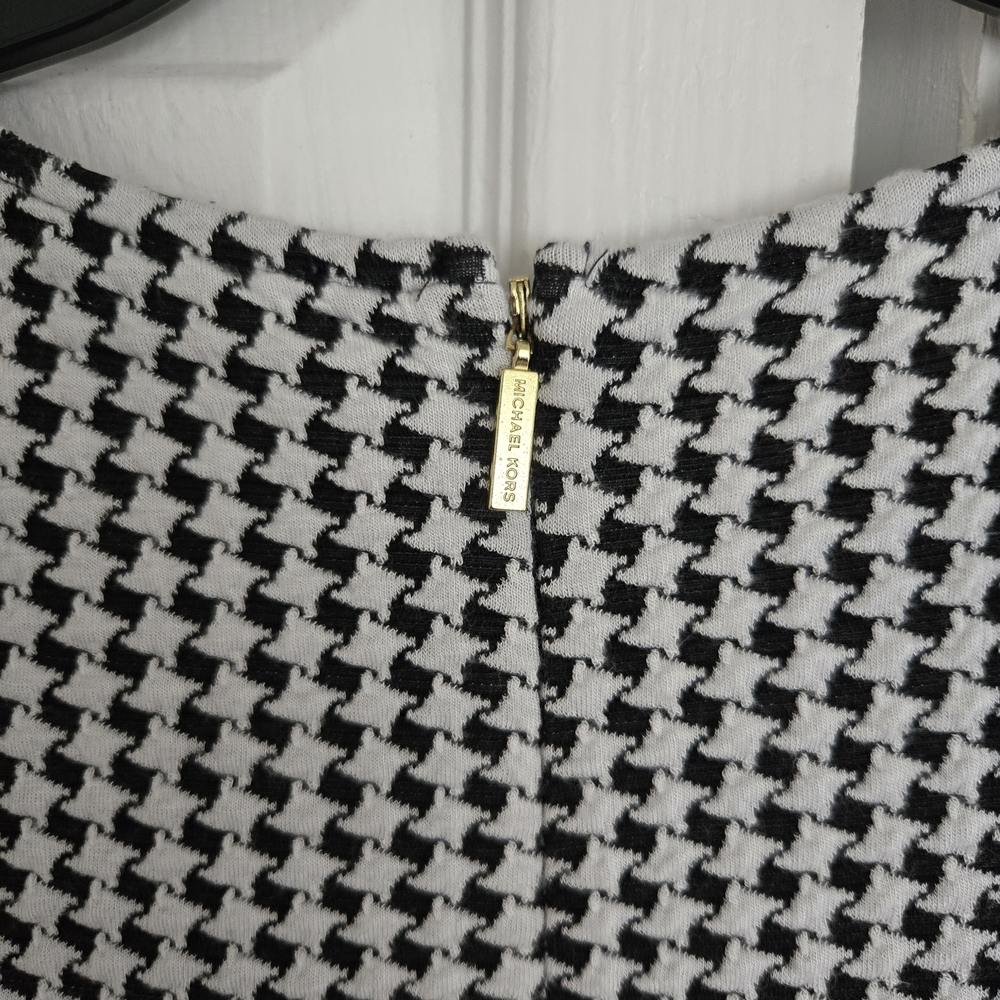 Michael Kors Black and White Asymmetrical Ruffled Sheath Dress - Picture 4 of 9